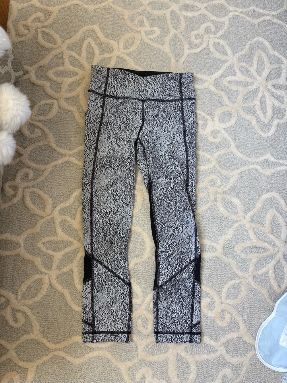 Lululemon Gray and Black Athletic Leggings